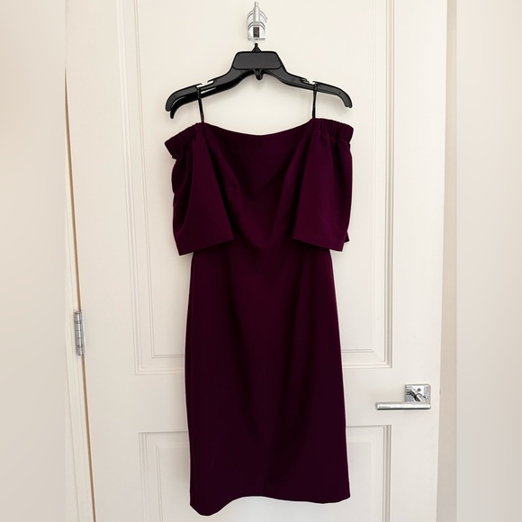 Black Halo Varla off-shoulder sheath knee-length dress, plum, size 8 - Picture 2 of 3